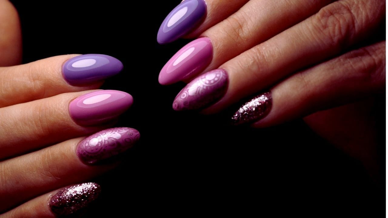 mauve nail color